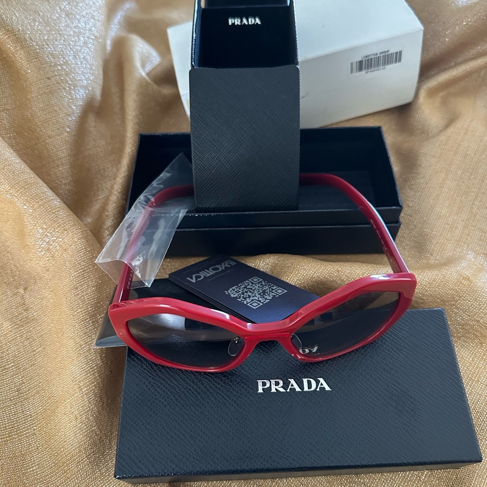 Red Prada women sunglasses